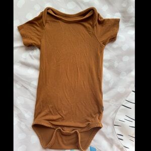 Kyte baby nutmeg bodysuit